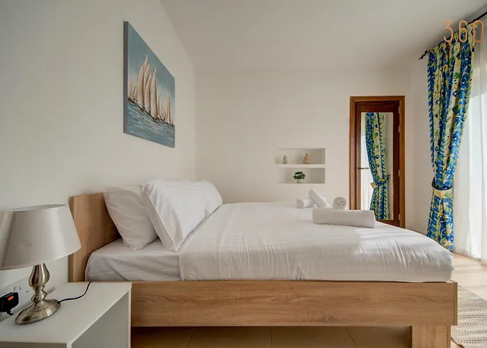 Stunning Penthouse With Spacious Terrace By 360 Estates Appartement