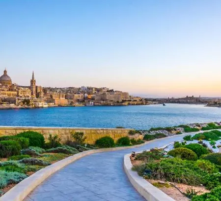 Apartment Stunning Penthouse With Spacious Terrace By 360 Estates Sliema