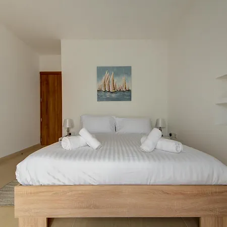 Stunning Penthouse With Spacious Terrace By 360 Estates Sliema