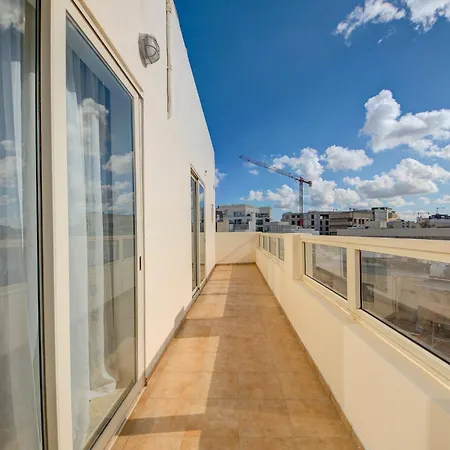 Daire Stunning Penthouse With Spacious Terrace By 360 Estates Sliema