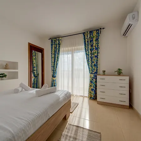 Stunning Penthouse With Spacious Terrace By 360 Estates * Sliema