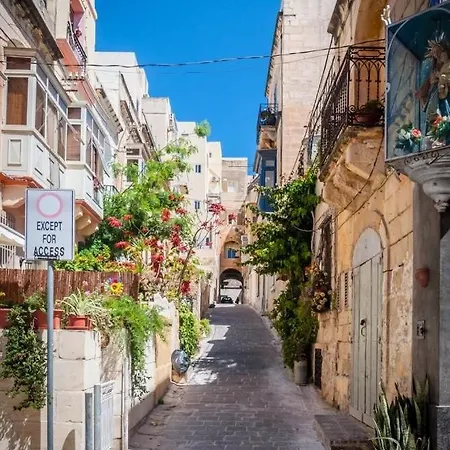 Apartment Stunning Penthouse With Spacious Terrace By 360 Estates Sliema