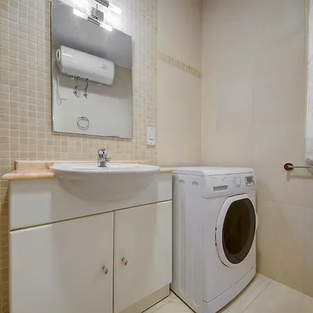 Stunning Penthouse With Spacious Terrace By 360 Estates *