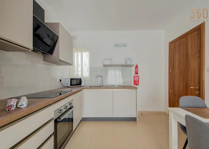 Stunning Penthouse With Spacious Terrace By 360 Estates Apartman Sliema