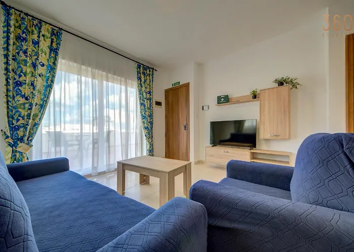 Stunning Penthouse With Spacious Terrace By 360 Estates * Sliema