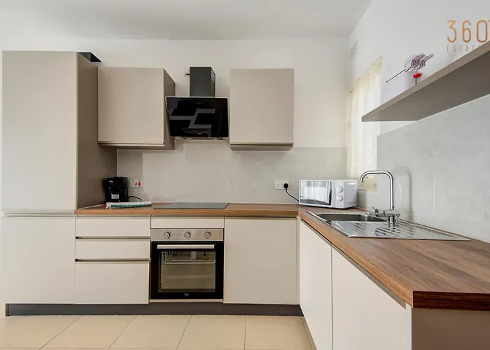 Apartment Stunning Penthouse With Spacious Terrace By 360 Estates Sliema