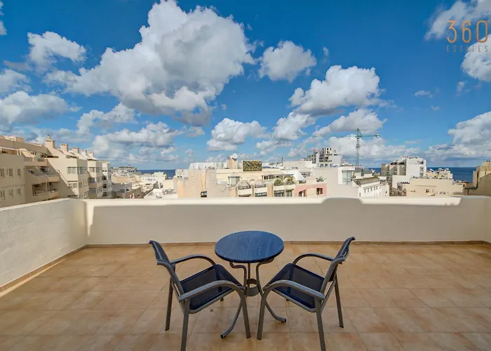 Stunning Penthouse With Spacious Terrace By 360 Estates * Sliema