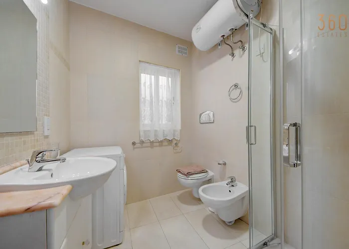 Apartman Stunning Penthouse With Spacious Terrace By 360 Estates Sliema