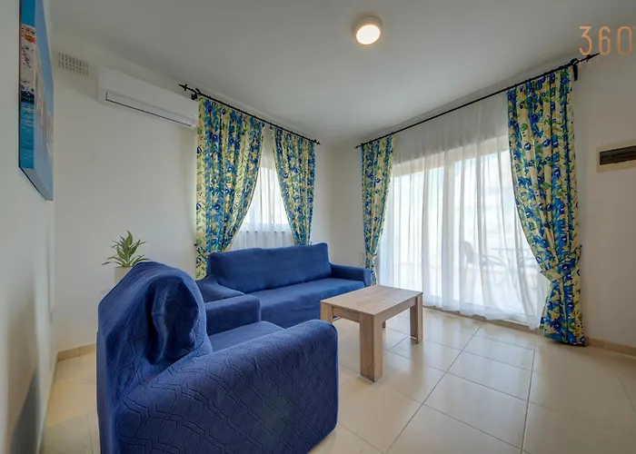 Stunning Penthouse With Spacious Terrace By 360 Estates * Sliema