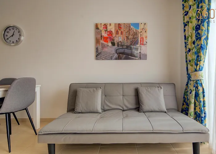 Stunning Penthouse With Spacious Terrace By 360 Estates